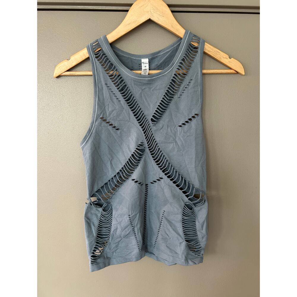 Alo Yoga Line Crop Tank Medium Gray Seamless Slash Cutout athleisure edgy thrash
